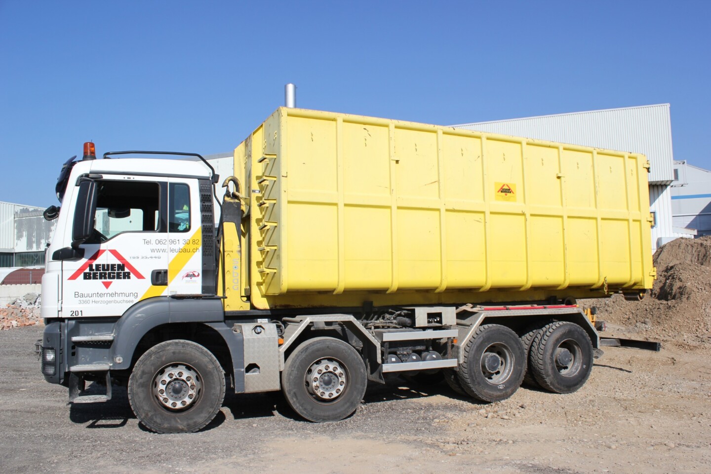 Abrollmulde 35-40m3.JPG